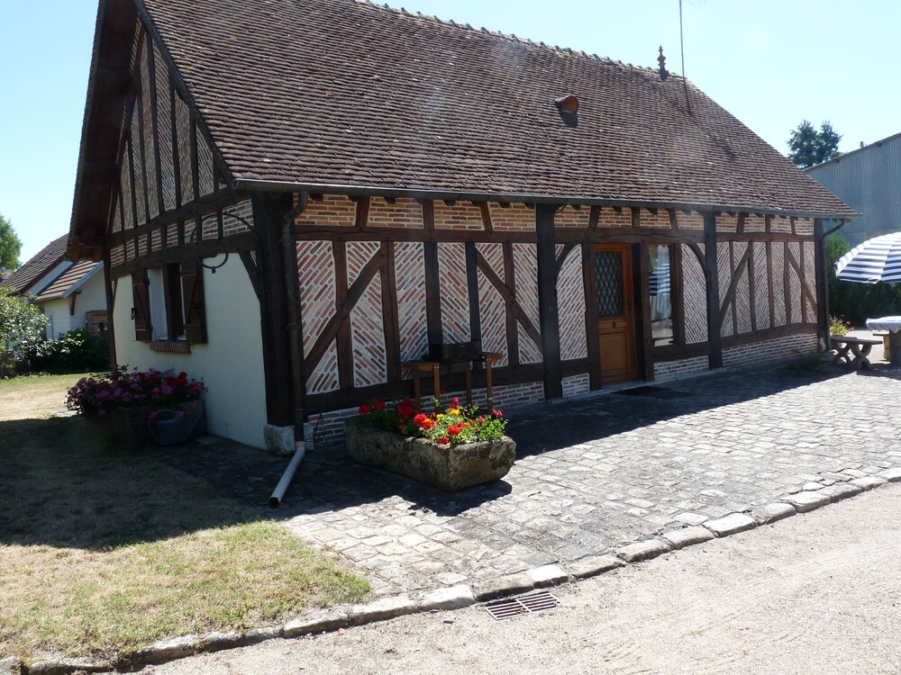 Gîte Camélia — 4-Star Luxury Hotel in Salbris, France