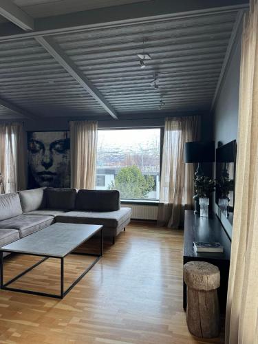 LL Properties L19 Spacious Boutique Apartment