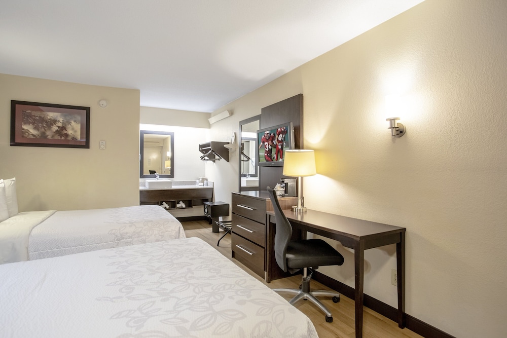 Red Roof Inn PLUS Boston Framingham - photo 21