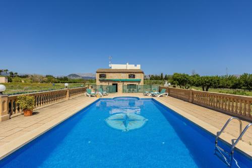 Villa Can Gosp Sa Caseta d'en Mateu — 4-Star Luxury Hotel in Alcudia, Spain