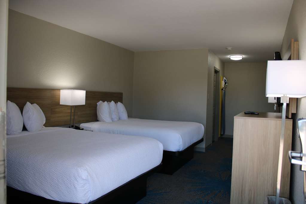 Days Inn by Wyndham Waco University Area - photo 9