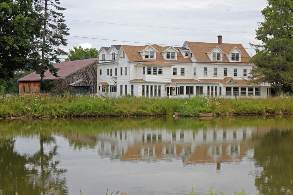 Lake Shore Farm Inn - photo 47