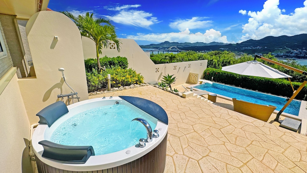 Resortvilla Kapuka 瀬底島 — hotel in Izumi