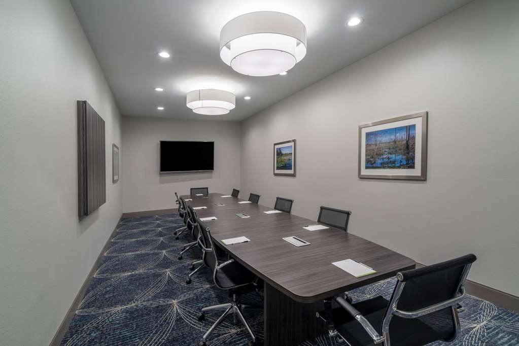 La Quinta Inn & Suites by Wyndham Tifton - photo 35