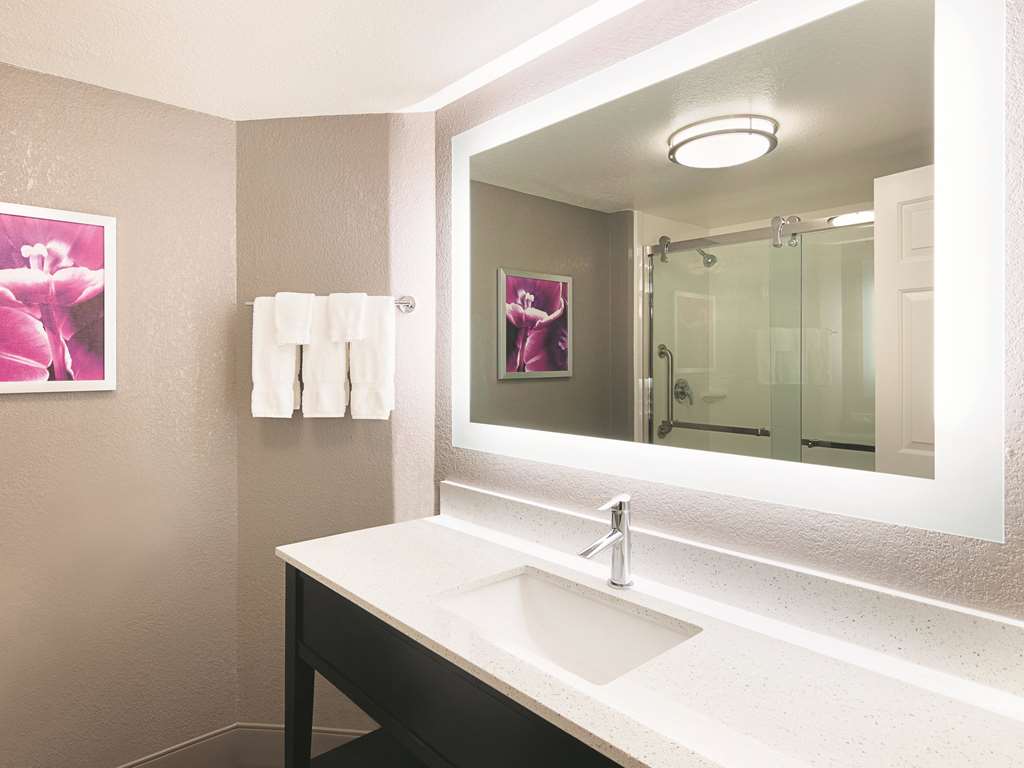 La Quinta Inn & Suites by Wyndham Atlanta Conyers - photo 24