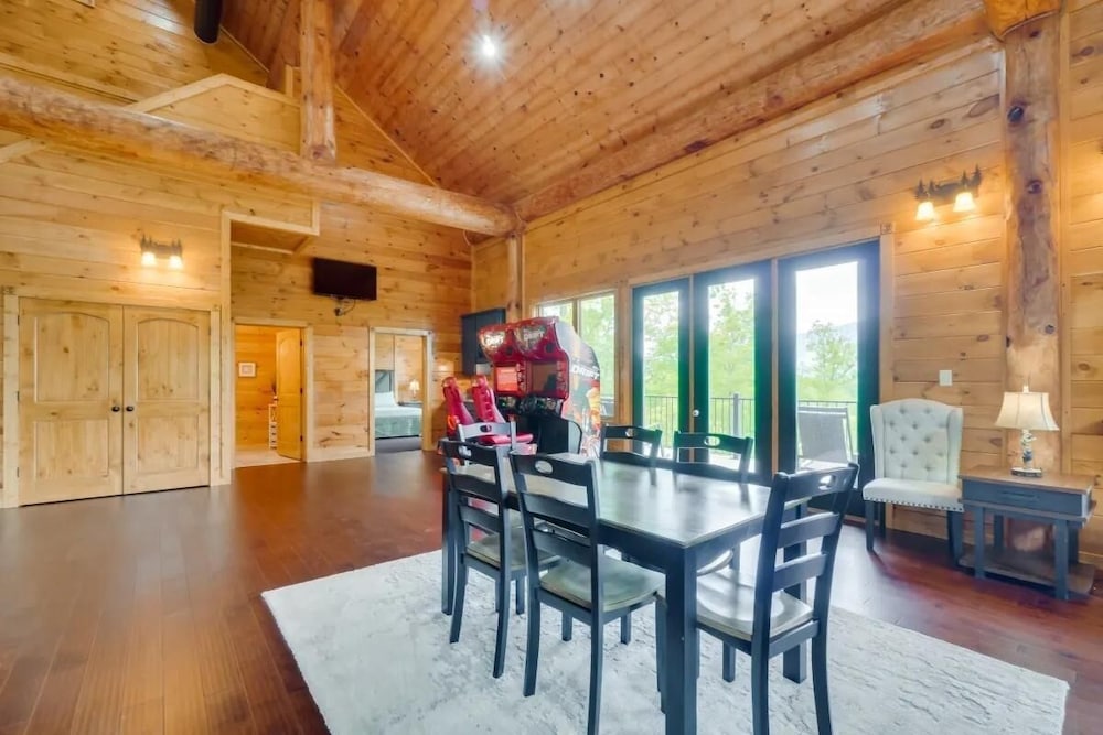 Sensational Views 4 Bedroom Cabin by Heavenly Views Resort - photo 34