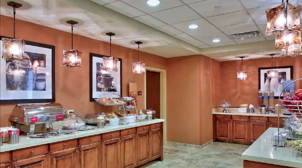 Hampton Inn & Suites Scottsdale at Talking Stick - photo 35