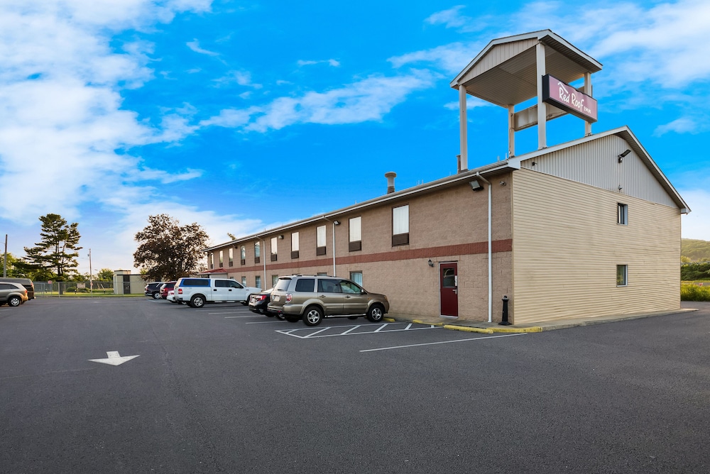 Red Roof Inn Allentown South - photo 39