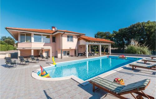 Gorgeous Home In Pula With Wifi — 4-Star Luxury Hotel in Pula, Croatia
