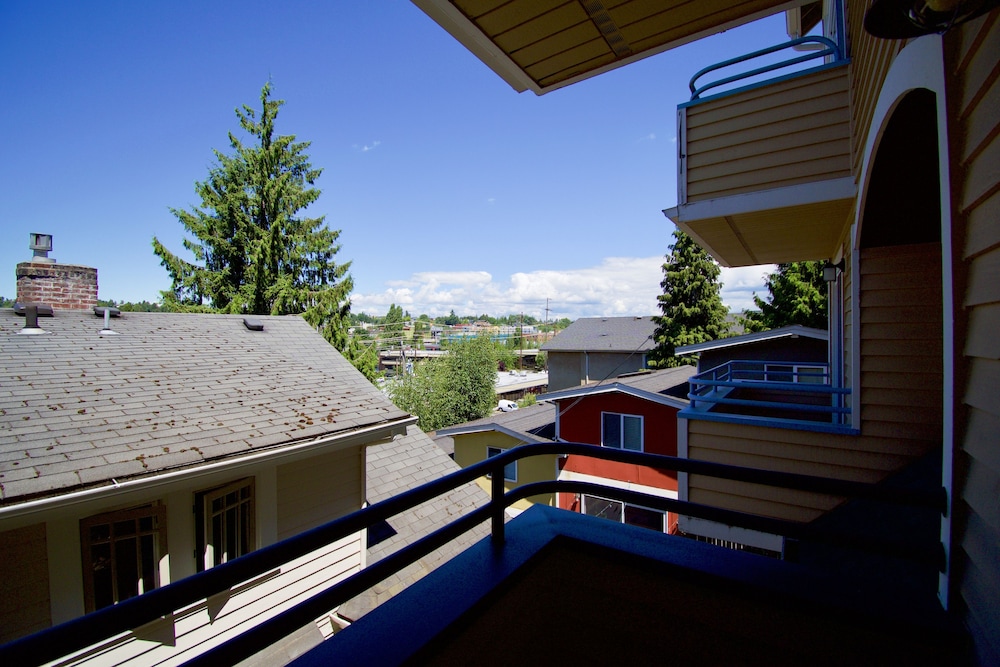 Comfort and Grace on Queen Anne Hill - photo 16