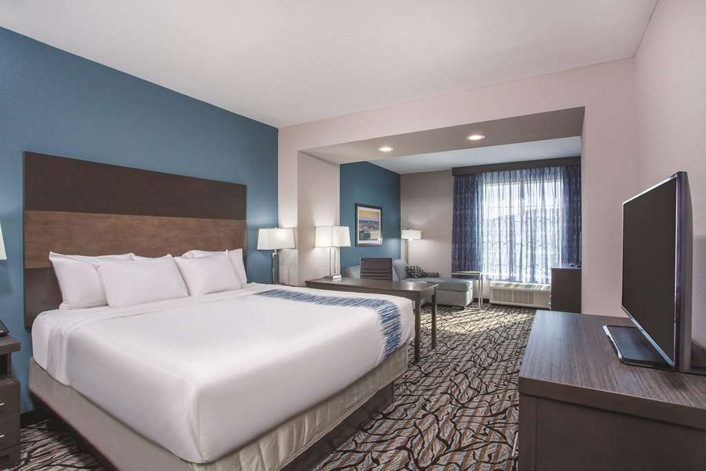 La Quinta Inn & Suites by Wyndham Cullman - photo 18