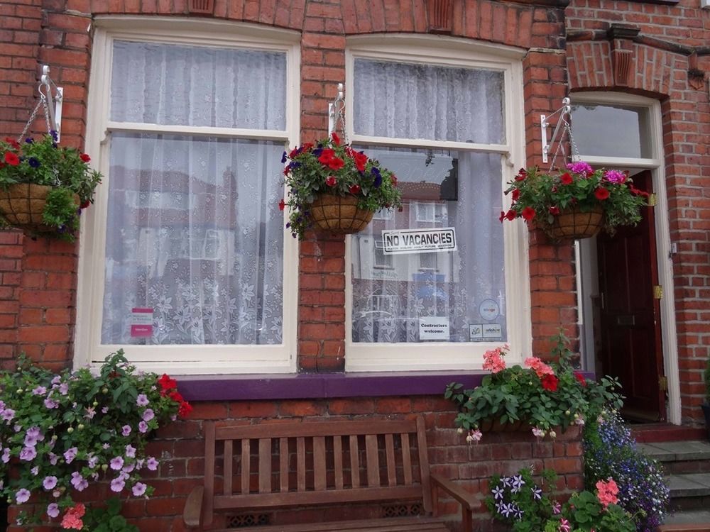 Sea Dogs Guest House