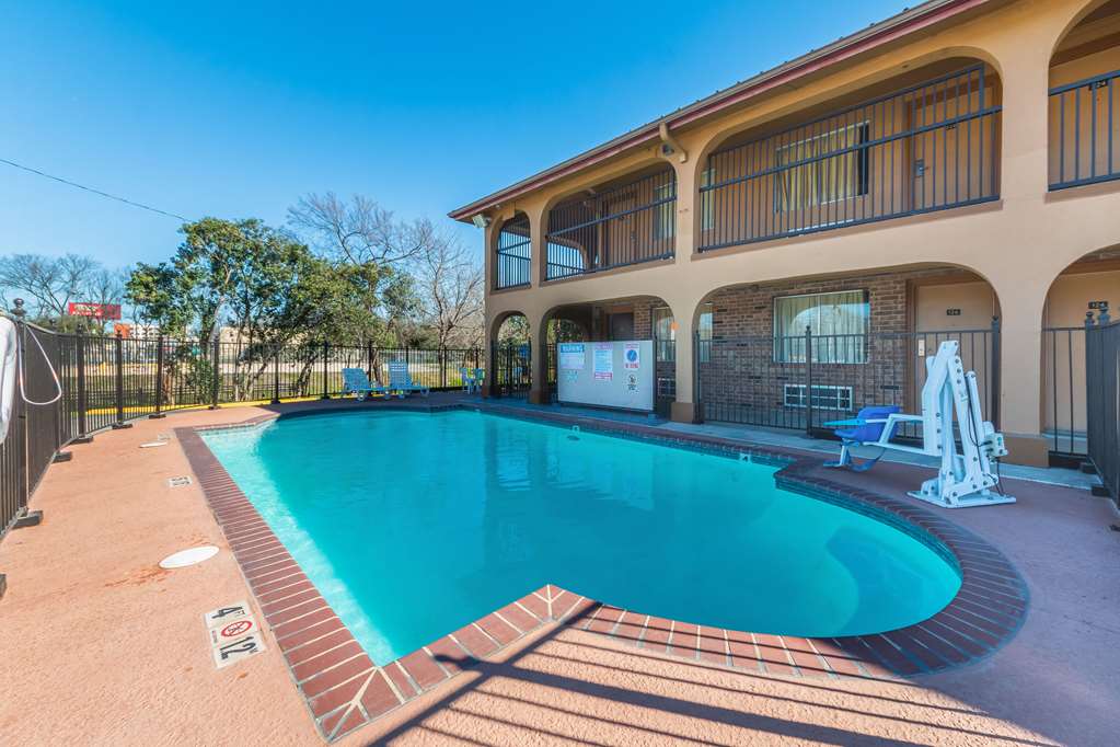 Econo Lodge San Marcos University Area - photo 19