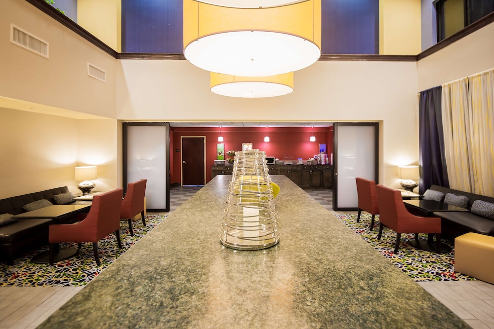Hampton Inn & Suites Natchez - photo 28