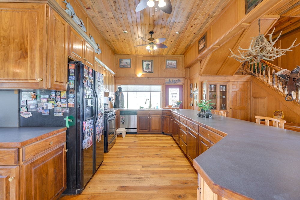 Salmon Vacation Rental w Mountain Views - photo 5