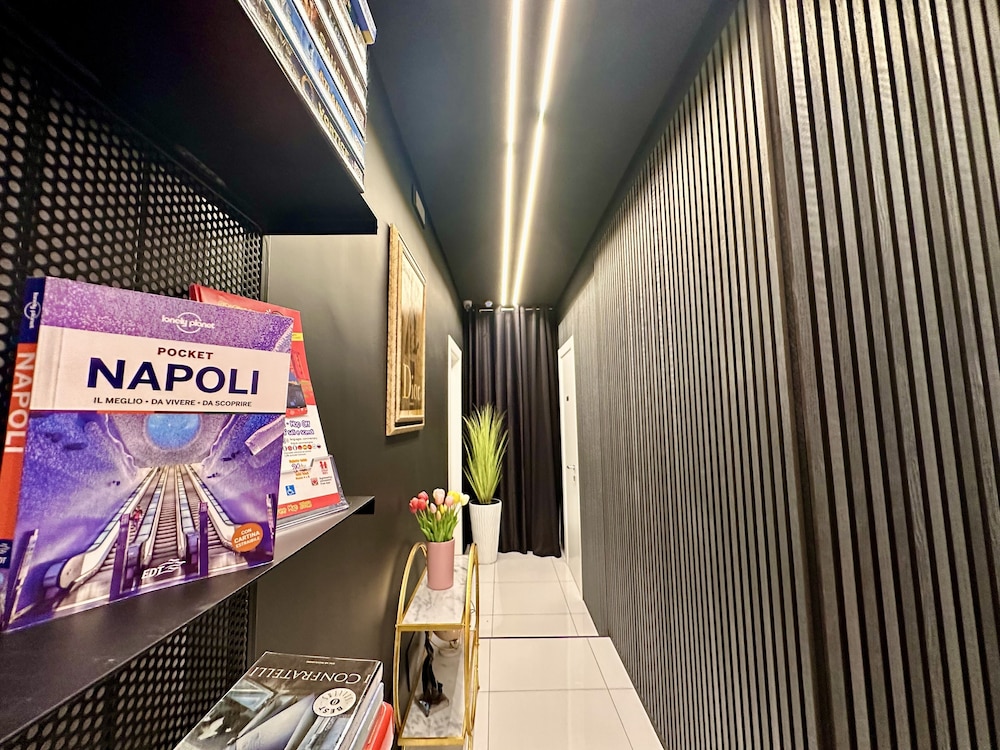 Elegance Rooms Spaccanapoli — 4-Star Luxury Hotel in Naples, Italy