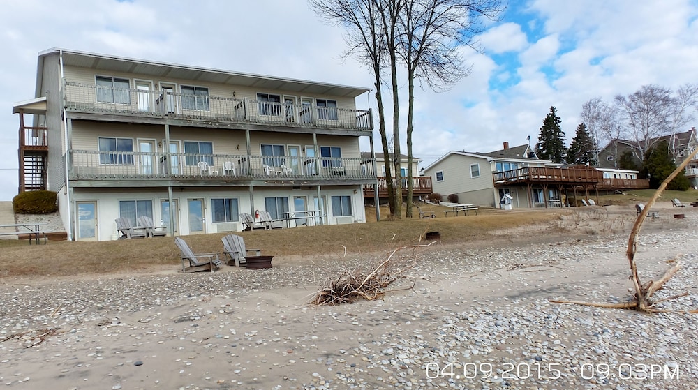 Algoma Beach Motel - photo 91