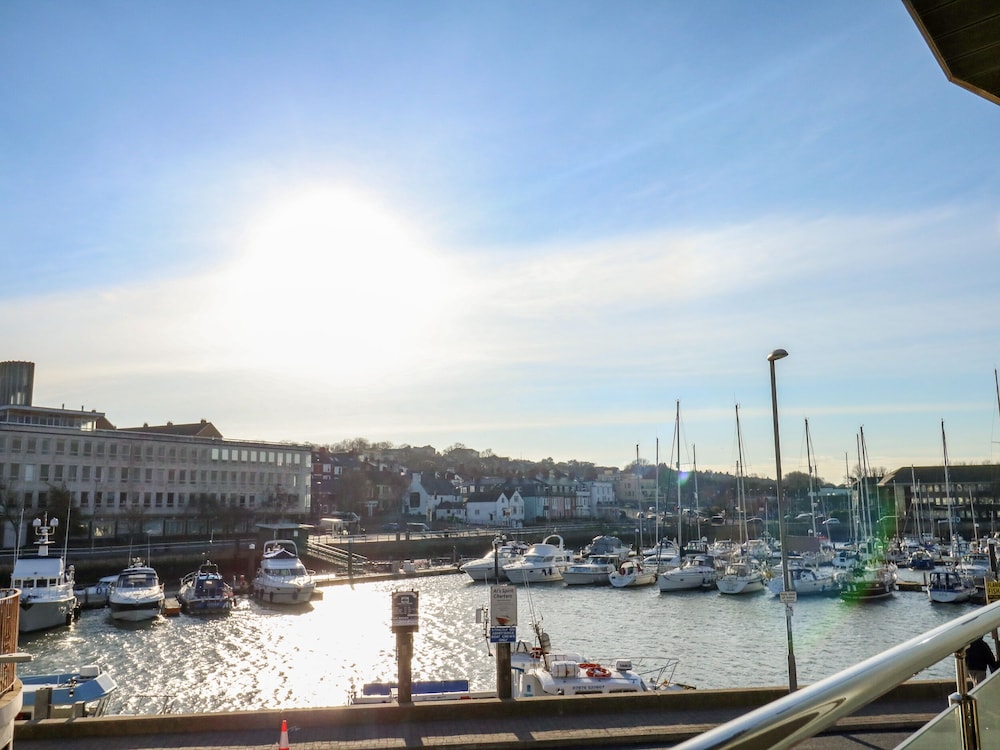 Harbourside Haven Apartment 2 — 4-Star Luxury Hotel in Weymouth, United Kingdom