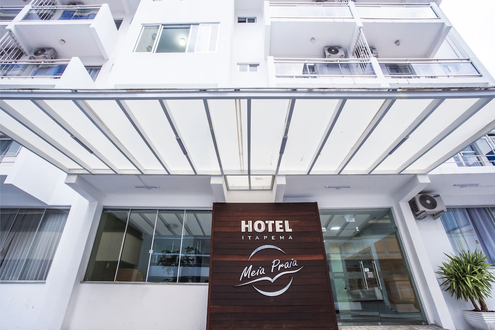 Hotel Itapema Meia Praia in Itapema, Brasil