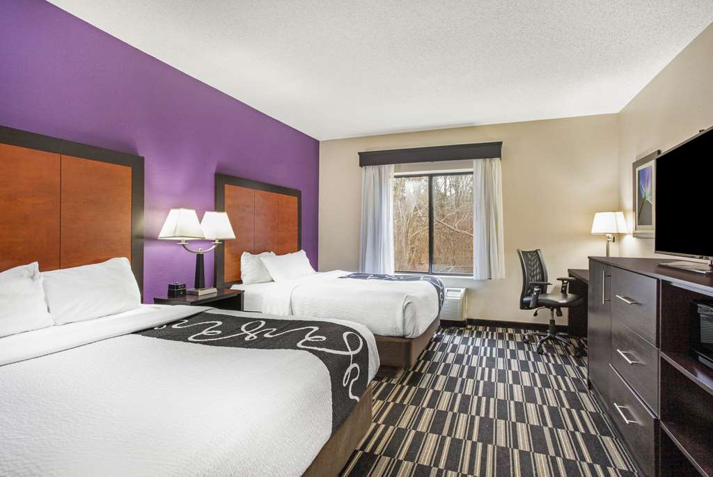 La Quinta Inn & Suites by Wyndham Norwich Plainfield Casino - photo 12