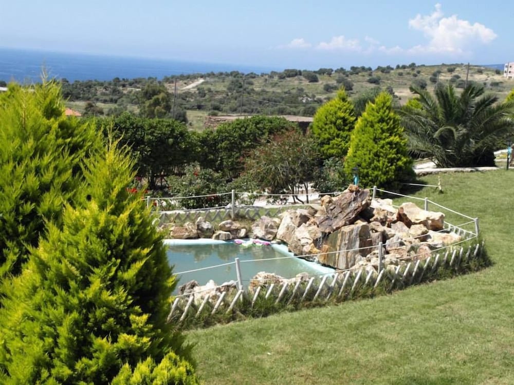 Ktima Nikola — 4-Star Luxury Hotel in Karystos, Greece