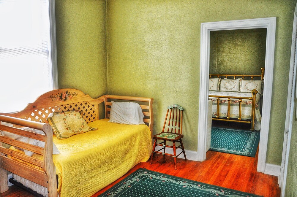 La Plaza Inn - photo 21