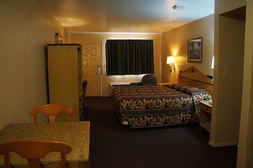 Delux Inn Tulsa - photo 6