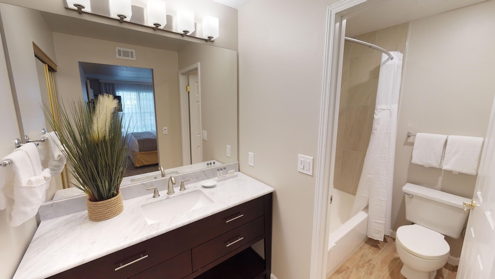 Chase Suite Hotel Newark Fremont - photo 25