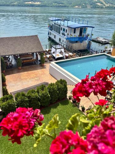 Mustaciosul Dunarii in Eselnita, Romania