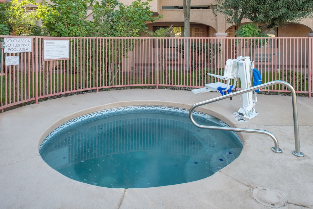 La Fuente Inn & Suites - photo 30