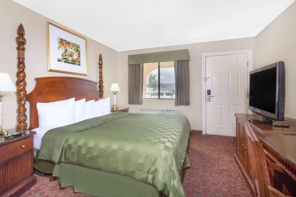 Days Inn by Wyndham Kingman East - photo 4