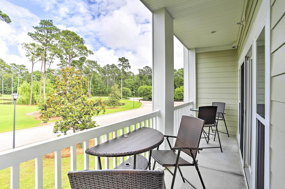 Relax by Pool & Golf: Chic Myrtle Beach Condo — 4-Star Luxury Hotel in Myrtle Beach, United States