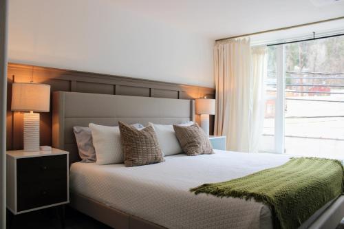 The Brooks Hotel - photo 18