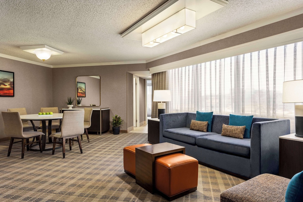 Embassy Suites by Hilton Kansas City Overland Park - photo 22