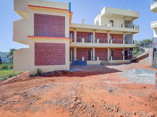 Oyo 23695 Hotel Down Town in Mahabaleshwar, India