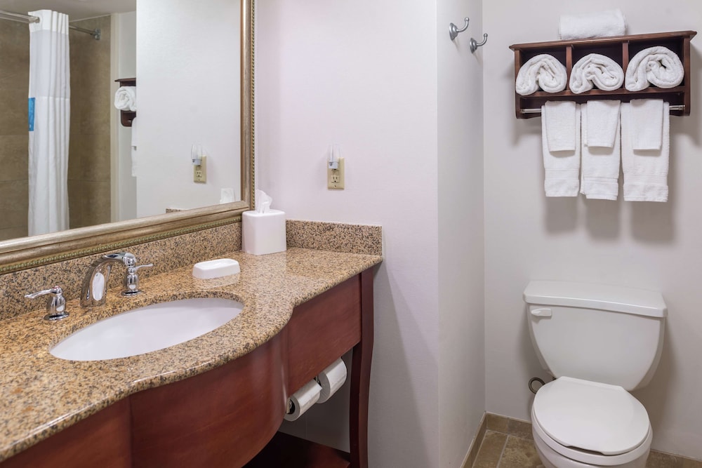 Hampton Inn Columbia Northeast Fort Jackson Area - photo 34