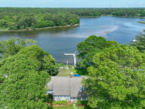 Waterfront Incredible Views and Private Dock — 4-Star Luxury Hotel in Yarmouth, United States