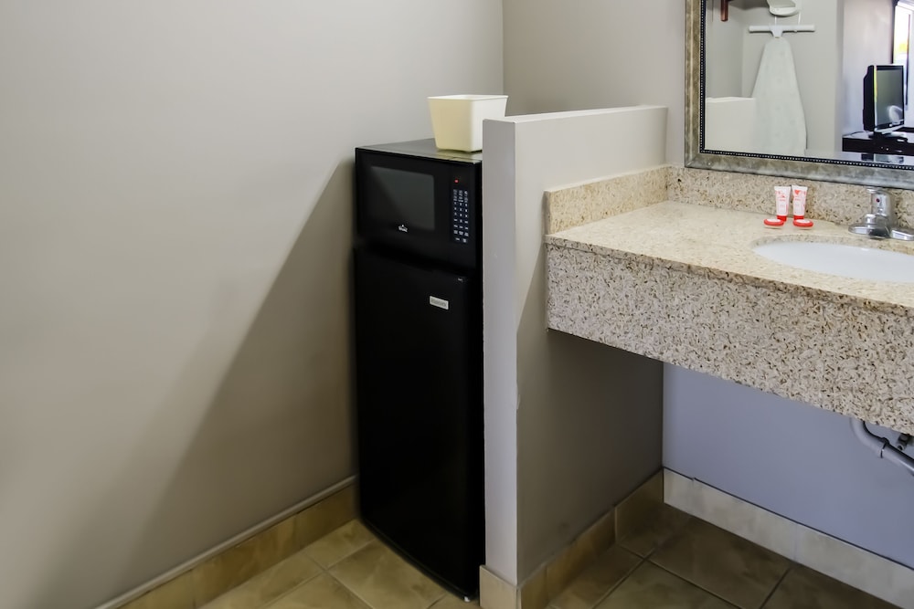 Cypress Inn & Suites Washington by OYO - photo 21