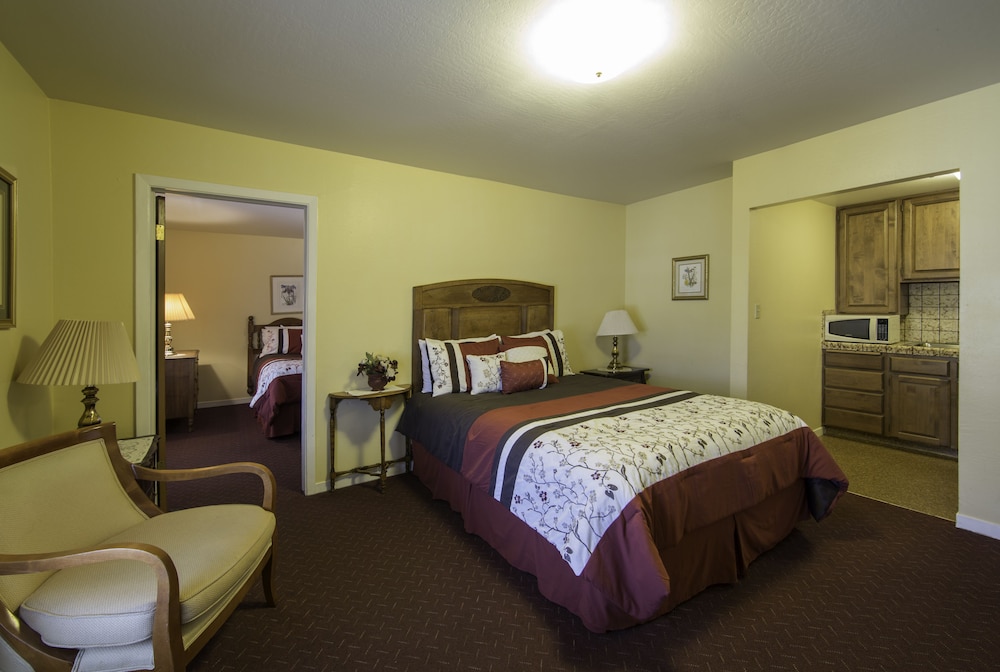 Historic Cary House Hotel - photo 8