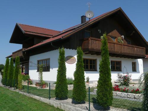 Privatpension Eberth - carbon neutral hotel in Bogen