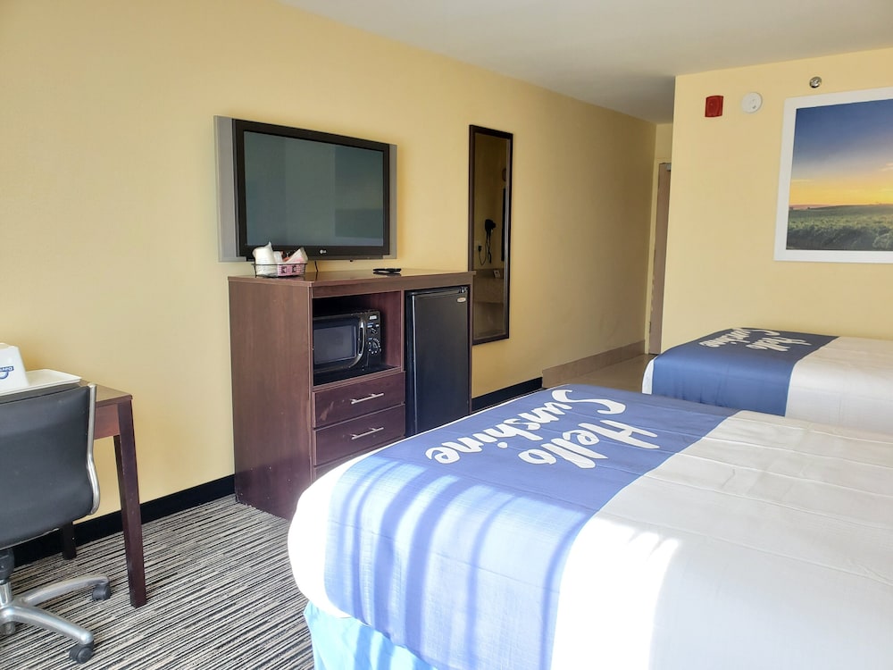 Days Inn by Wyndham Atlanta Southlake Morrow - photo 6