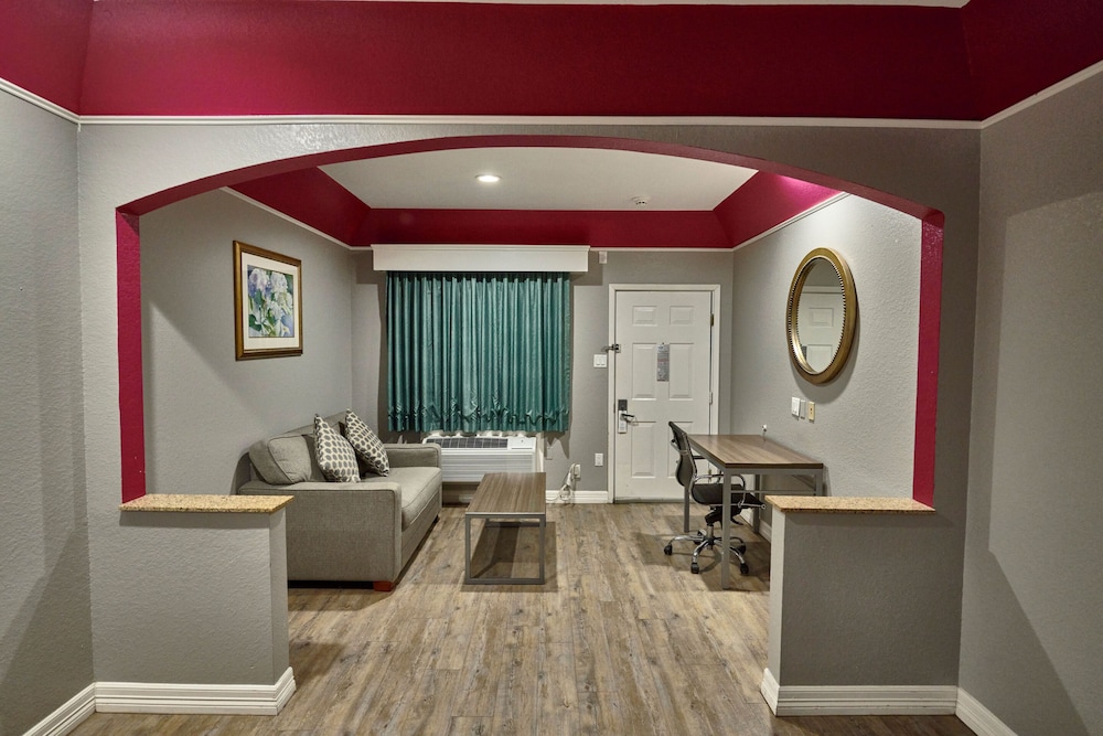 Hotel Bliss Kemah - photo 15