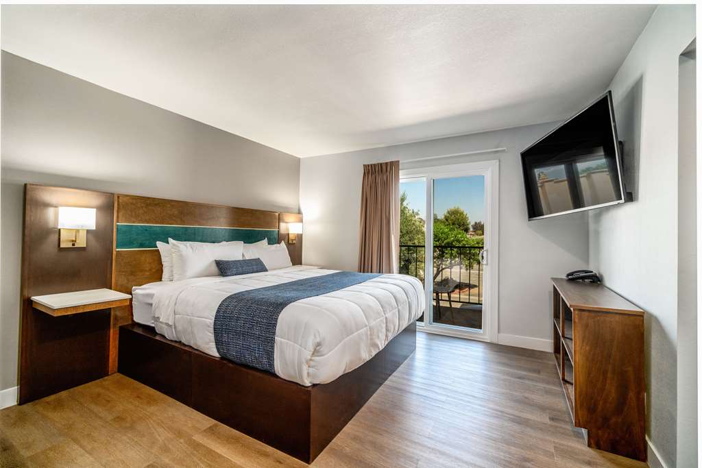 MainStay Suites Moreno Valley Near March Air Reserve Base - photo 14