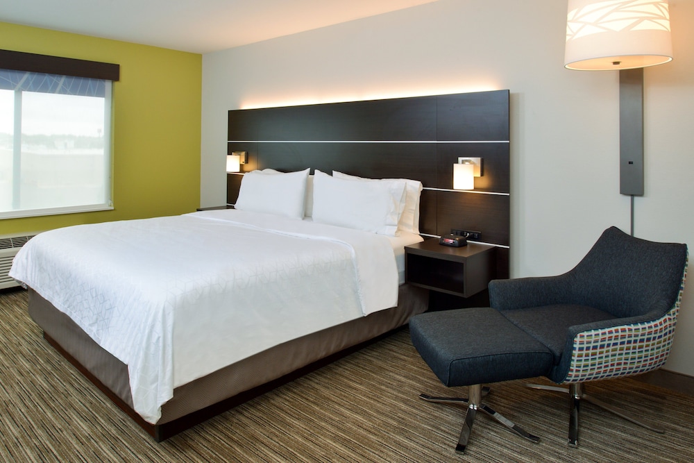 Holiday Inn Express & Suites Pueblo North by IHG - photo 20