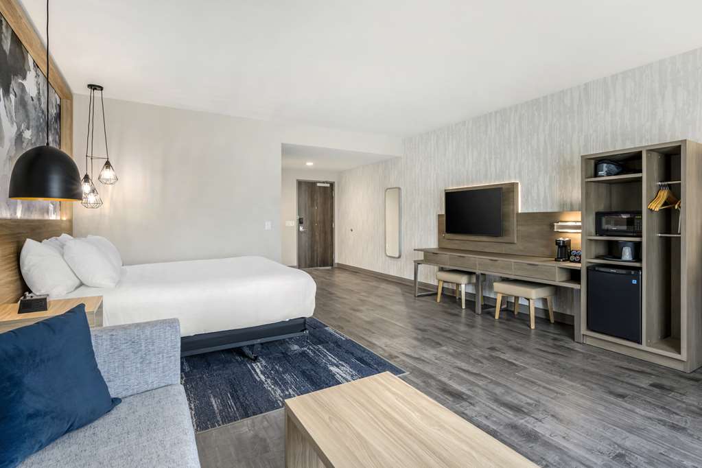 Best Western Plus Winter Haven Inn Suites - photo 26