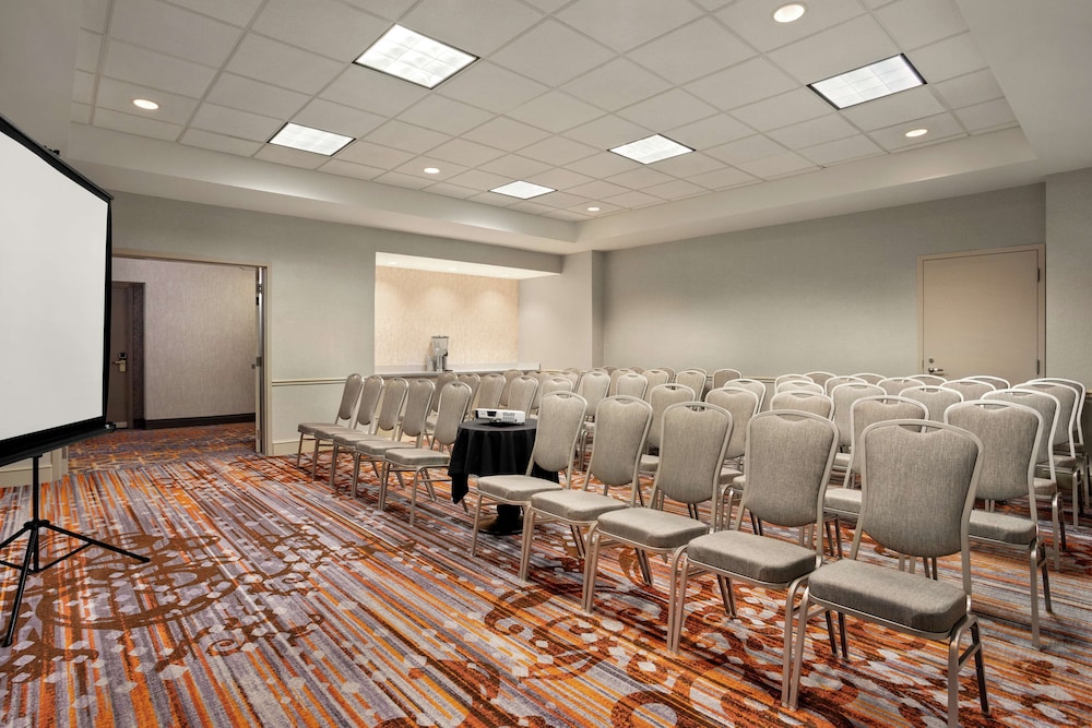 Hilton Garden Inn New Orleans Convention Center - photo 60