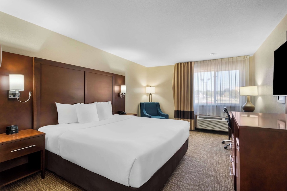 Comfort Inn & Suites Greeley - photo 11