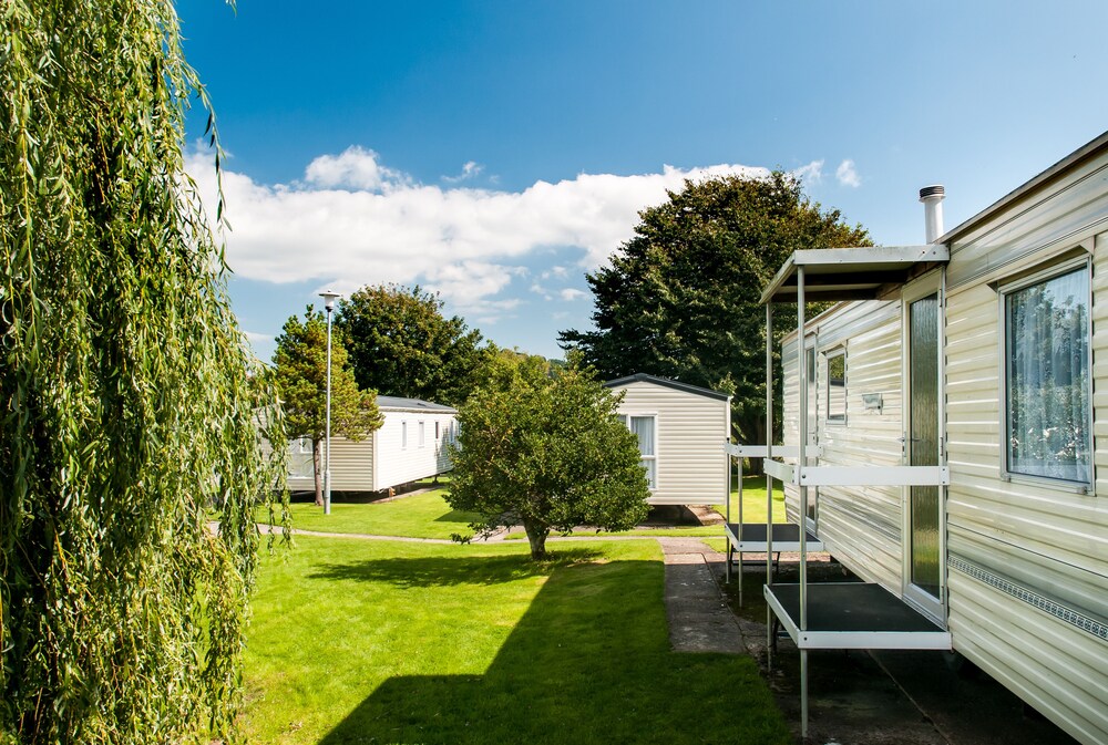 Axe Vale Caravan Park — hotel in Seaton