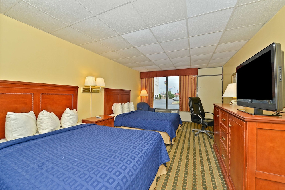 Americas Best Value Inn Hillsboro - photo 10