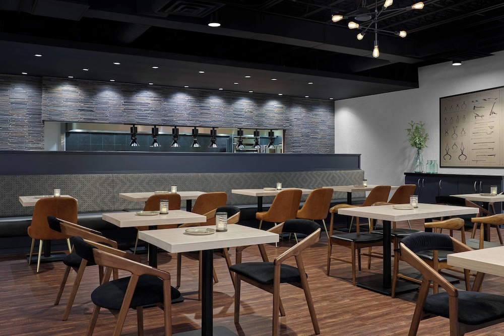Delta Hotels by Marriott Milwaukee Northwest - photo 16